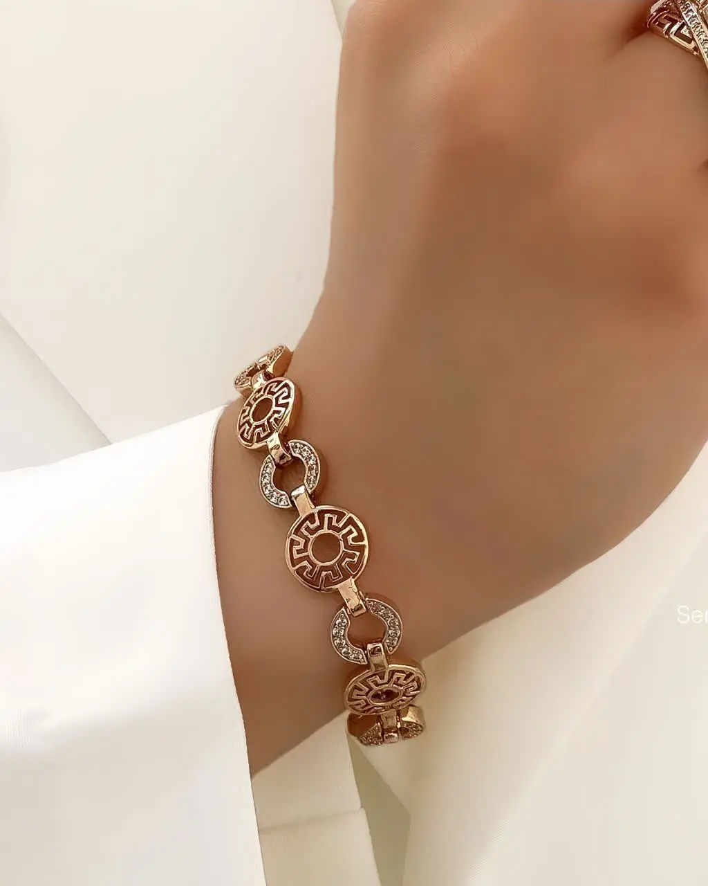 دستبند ورساچه طرح طلا از بر...