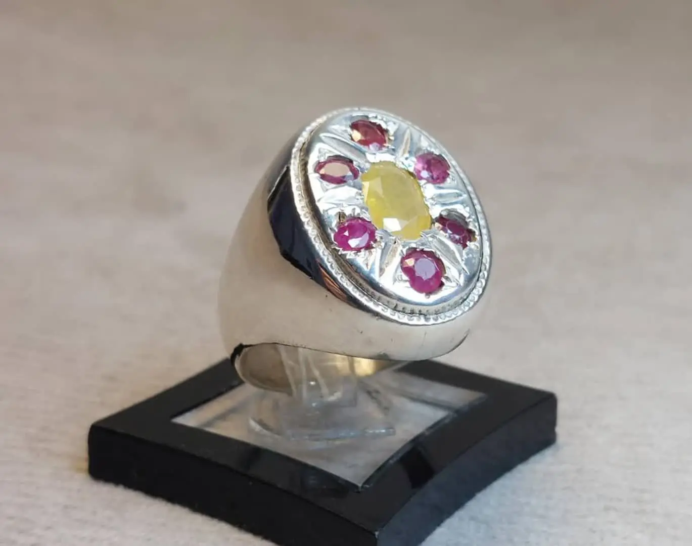 ✴️ انگشتر نقره هفت نگین یاقوت
