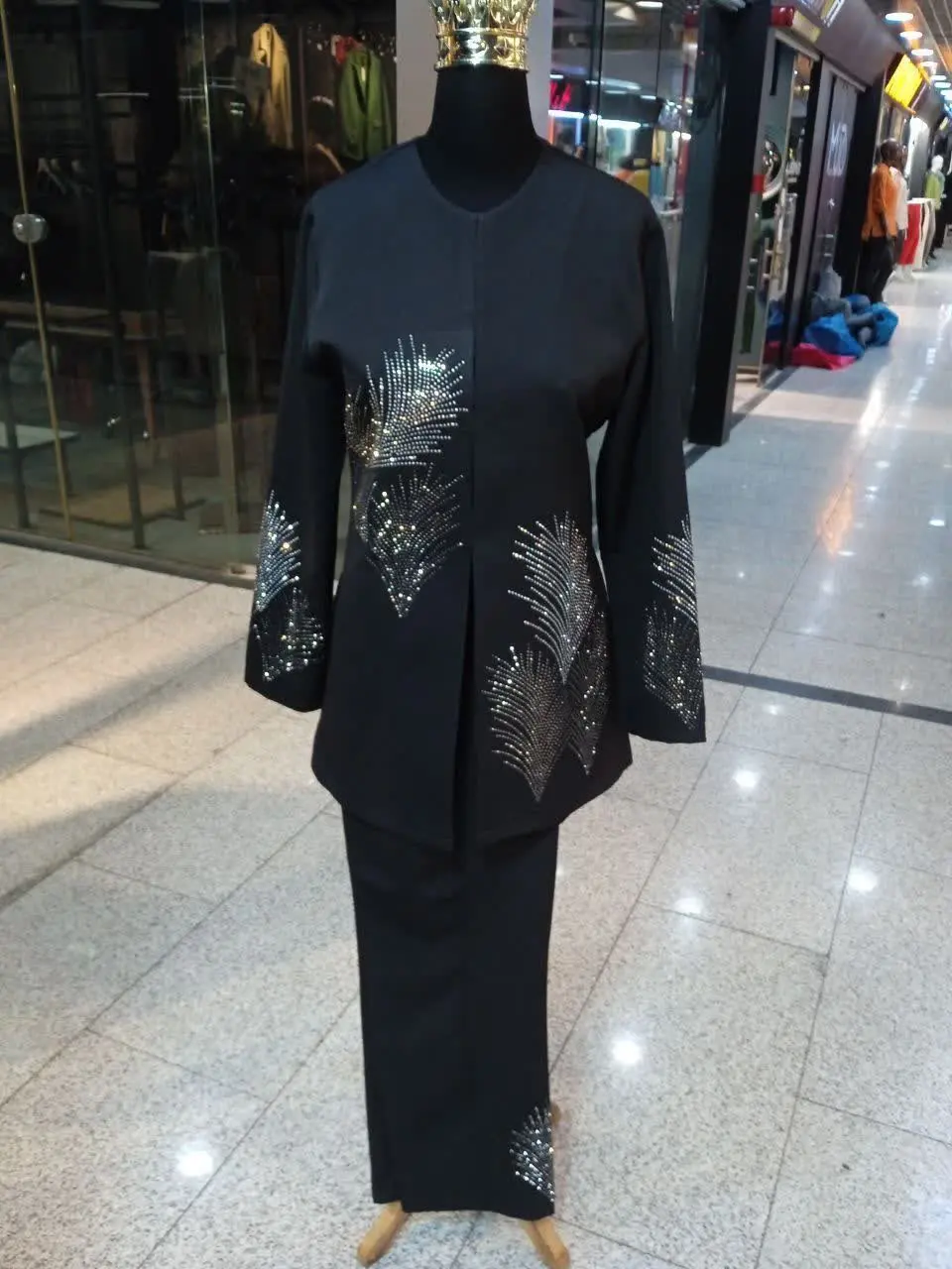 ☀️نام: ست کت شلوار مجلسی طرح برگ
