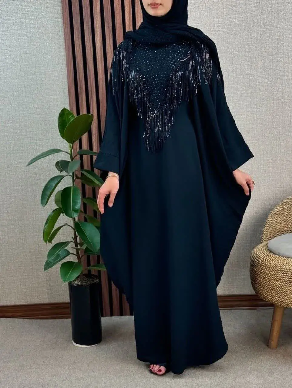 نام: عبایی نگین هفتی 
 — تصویر محصول در تاپ هشتگ