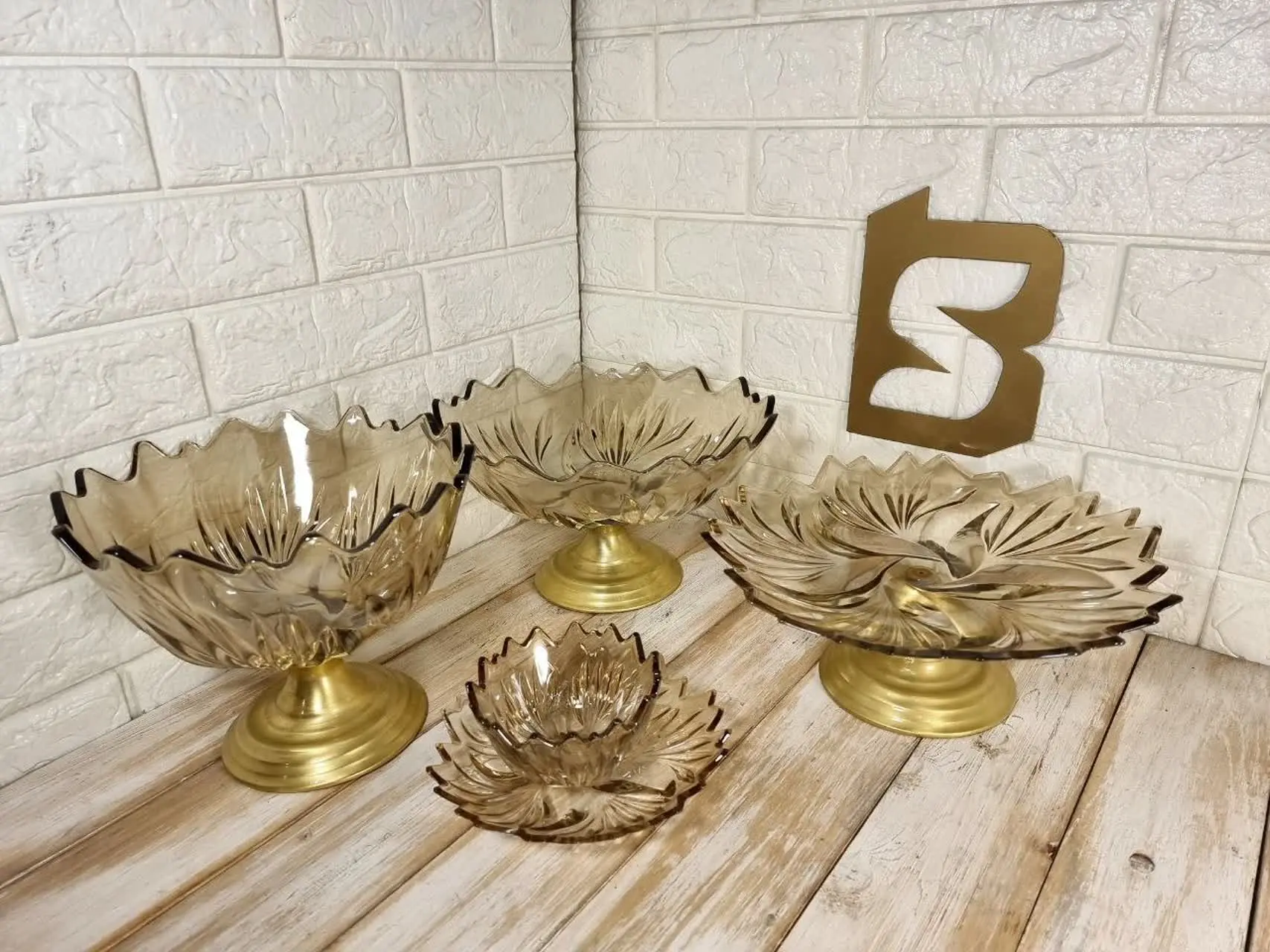 سرویس پذیرایی ۱۵ پارچه ویکند شامپاینی پایه دار
