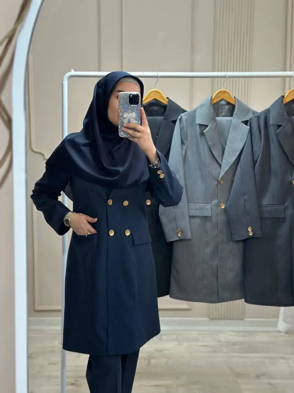 نام: مانتو و شلوار اداری بیتا
 — تصویر محصول در تاپ هشتگ