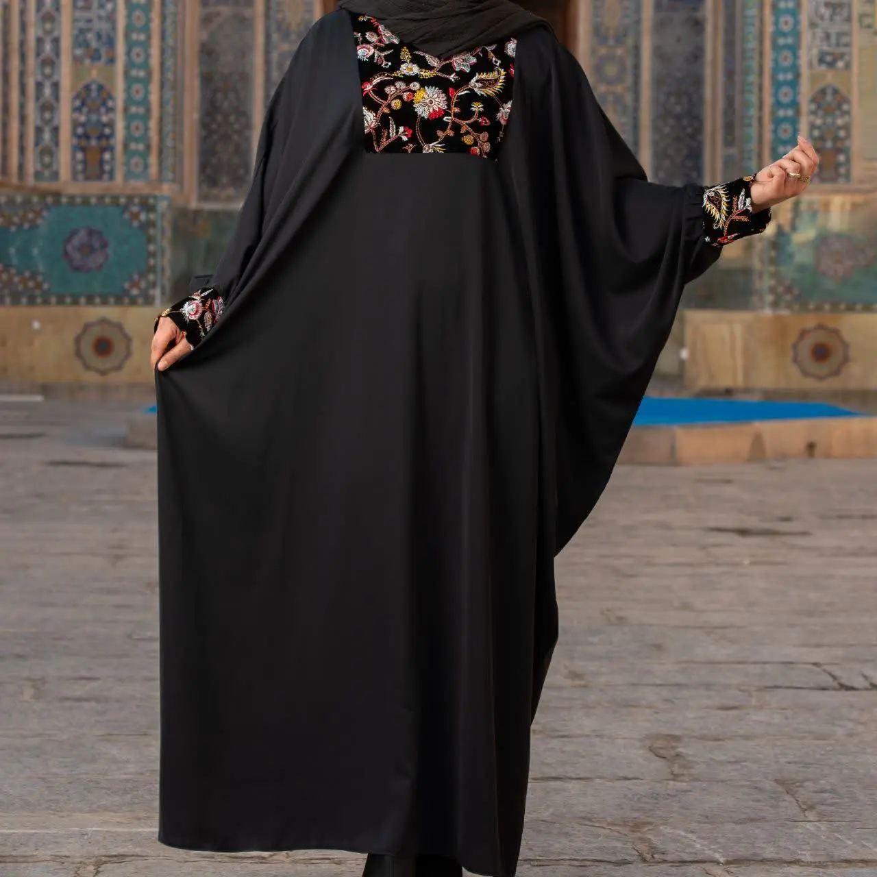 کپی برداری از مدل‌ها شرعا حرام هست
