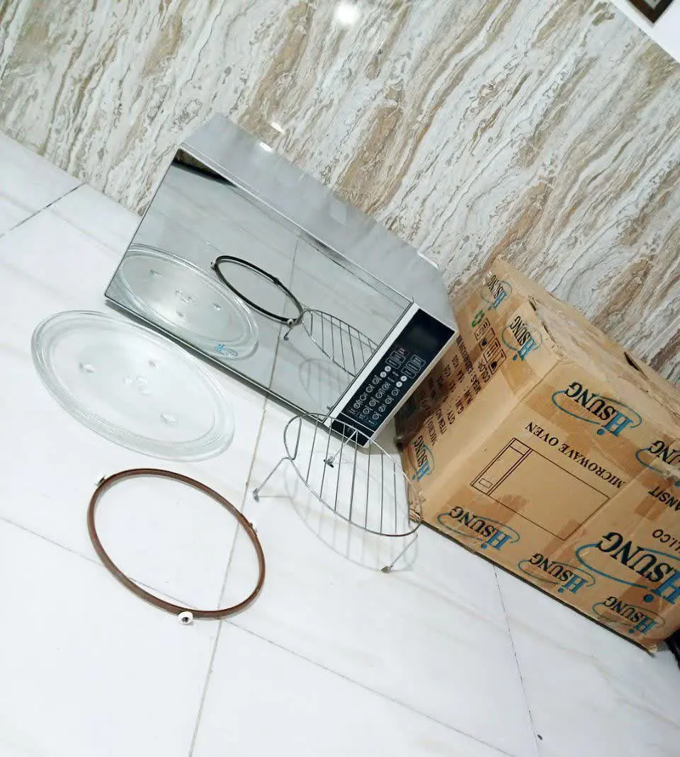 جنس ۱۰ سال پیش بوده و فقط فقط به عنوان دکور بوده دارای حک نوشته لیزری روی درب و سینی که نشانه اورجینال بودن کالا است 
