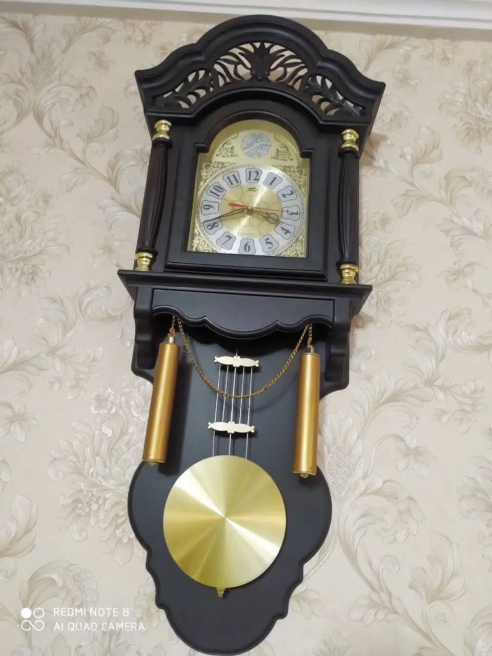 ساعت دیواری کلاسیک 
