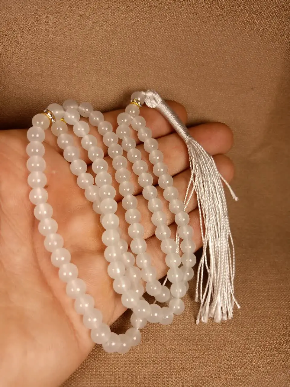 تسبیح شیشه‌ای با نگین سفید 📿😍
