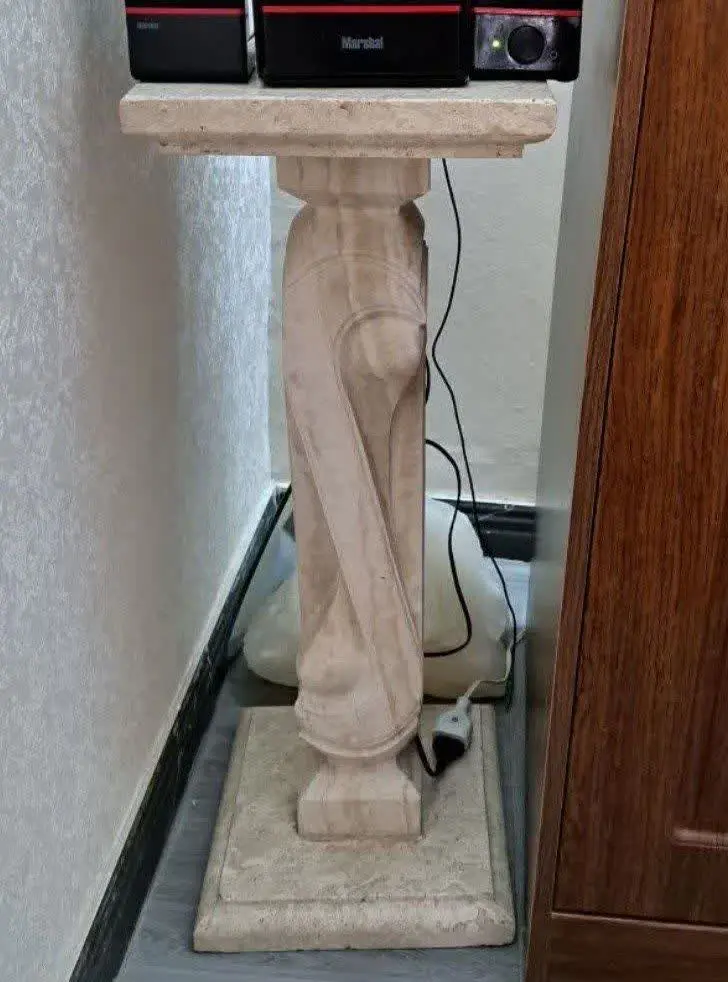 میز سنگی برش خورده قد ۹۰ 
