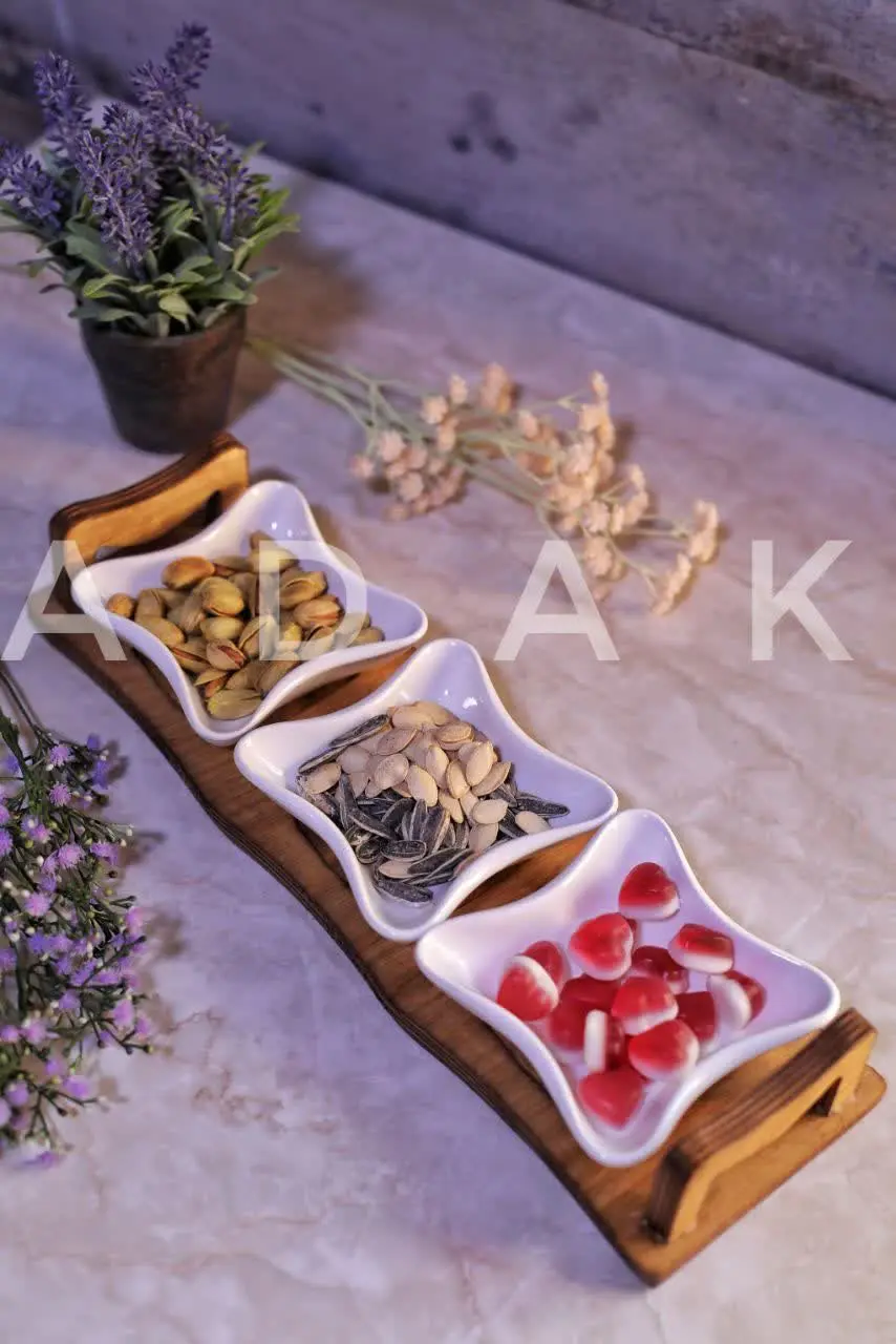 اردو چوبی ۳ خانه همراه با ۳ پیاله سرامیکی ضد اب وقابل شستشو 
