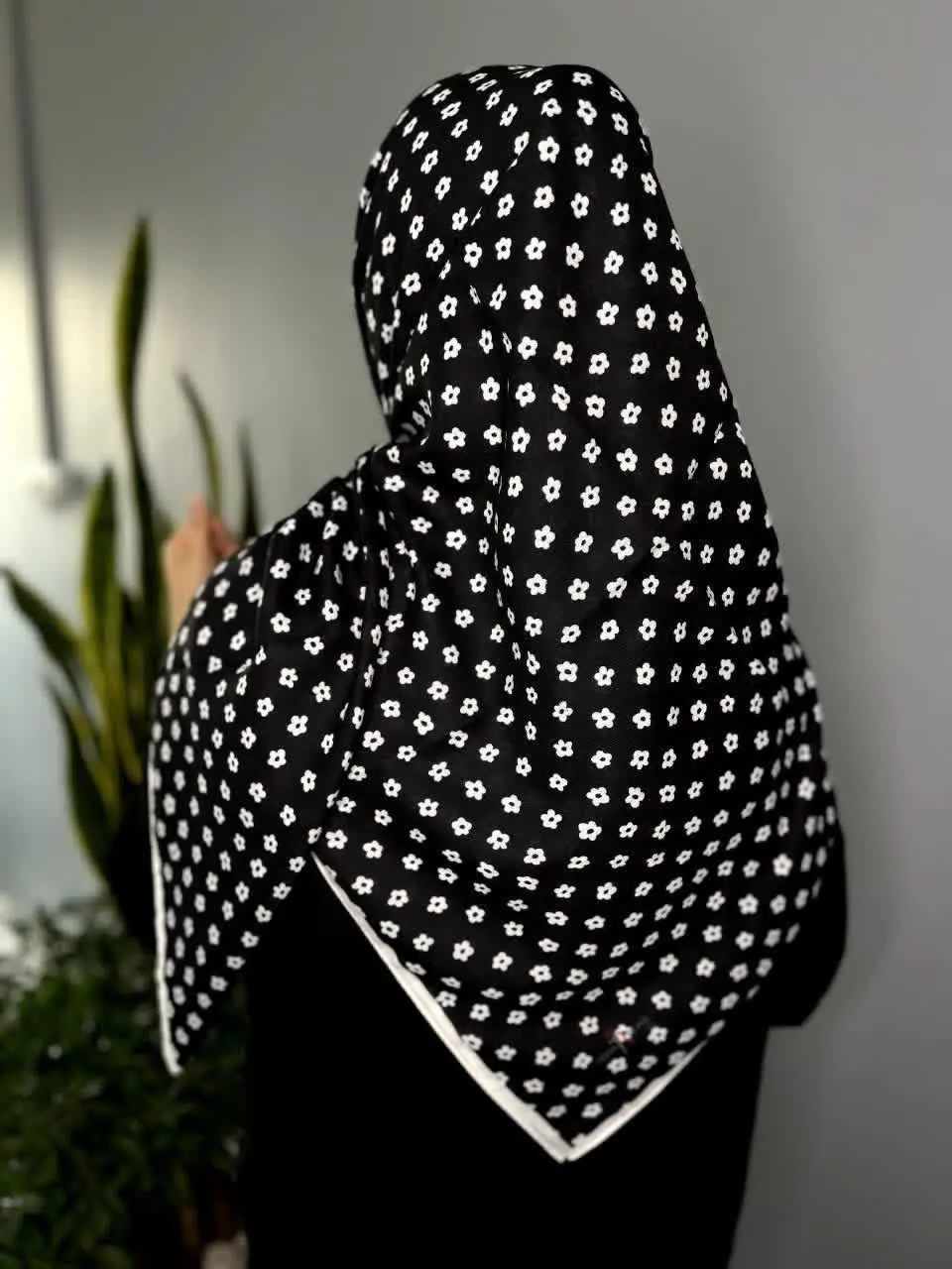 یه کار سفید مشکی و با وقاااار به ایشون میگن😅

