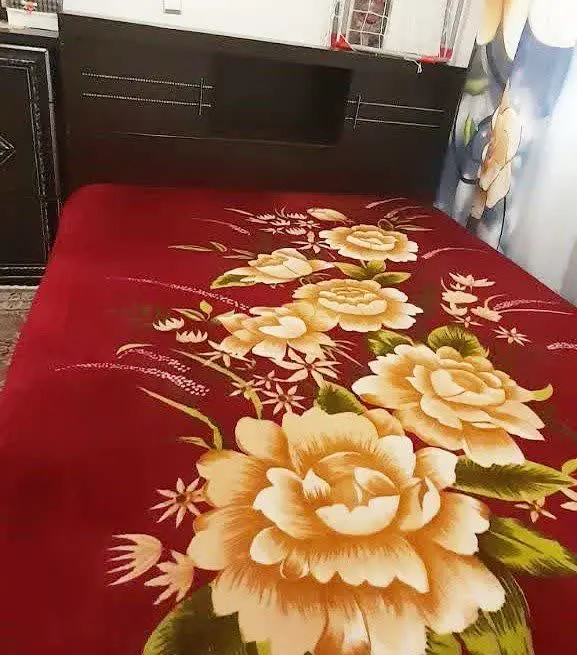 تخت دو نفره+ دراور و آینه
