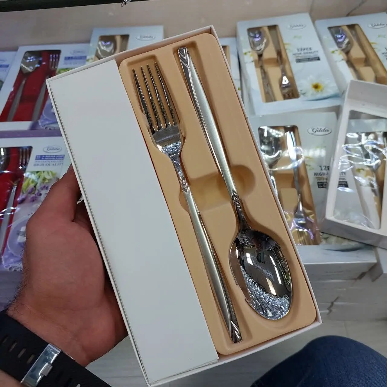 قاشق چنگال غذا خوری 
