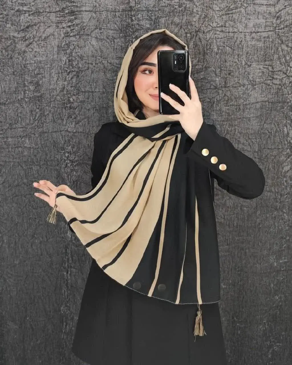 ✳️شال نخی ممتاز
 — تصویر محصول در تاپ هشتگ