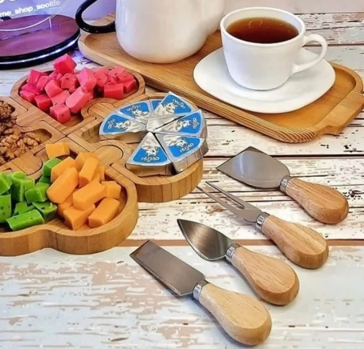 مهربونا یه پذیرایی شیک و خاص 😍سر سفره، میز صبحانه و ناهار حق شماست
