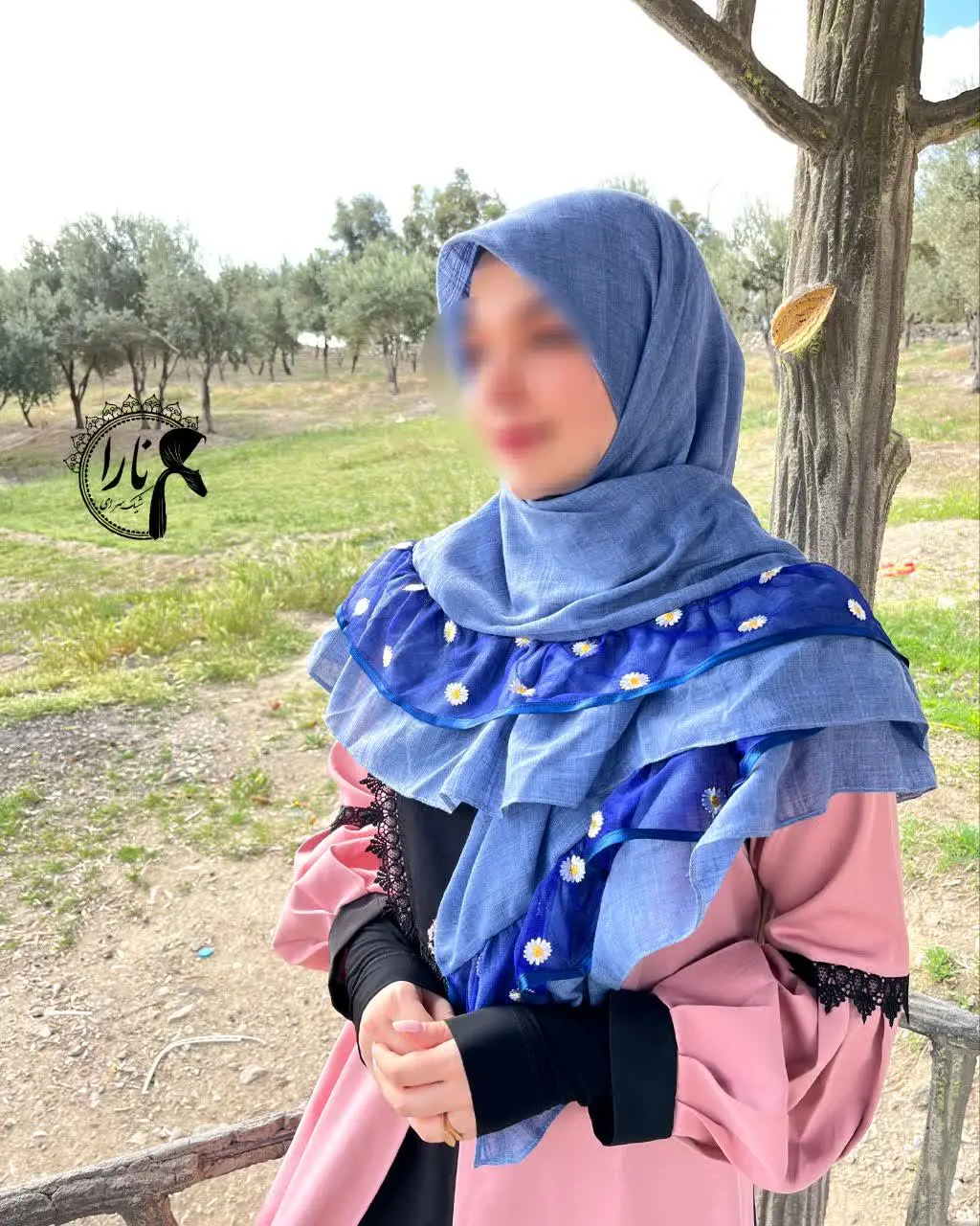 آبی جین مدل دو چین تور بابونه وسط😍👌
