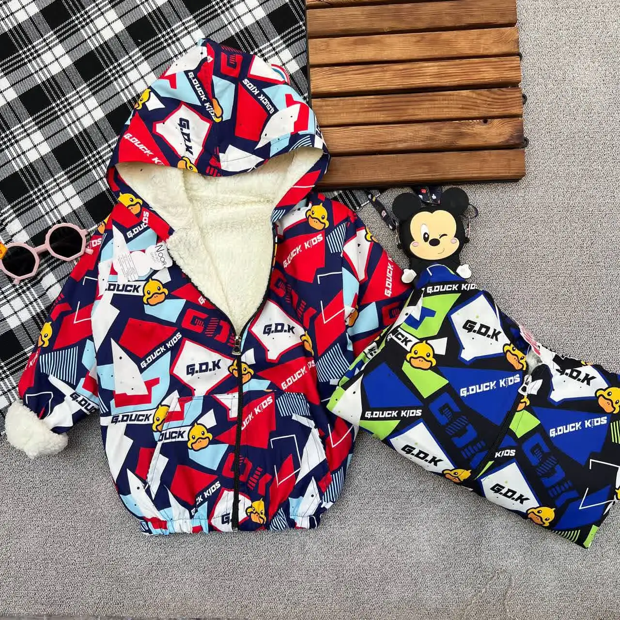 به عنوان کاپشن هم میشه استفاده کنید👌

