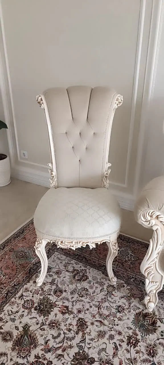 ست کامل ۹ نفره مبل برند، بدنه چوب راش بسیار سبک و سالم 
