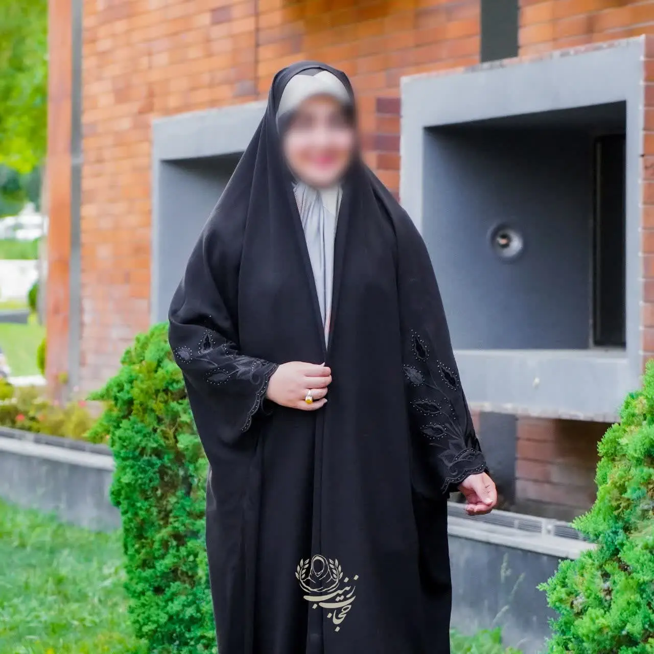 🔰مدل: دانشجویی یلدا (گلدوزی+نگین) 
