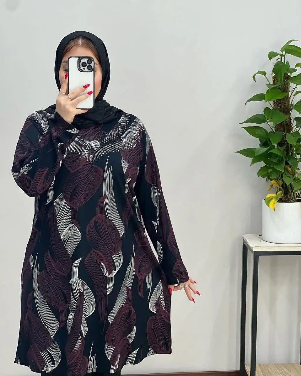🌸 یه کار قد بلند و زیبا با پارچه نخ ویسکوز عالی که کاملا کش میاد با طرح نگین قسمت سینه و چاپ سه بعدی زیبا که تنخوری عالی داره تقدیم حضورتون میشه فقط ۳۸۵ هزار
