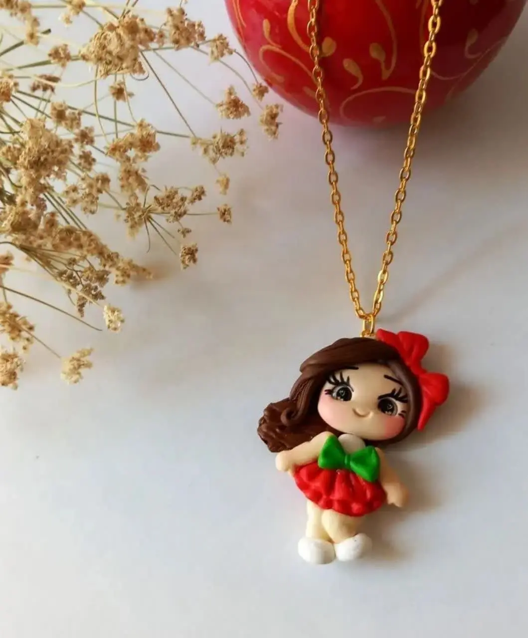 گردنبند زیبای یلدایی
