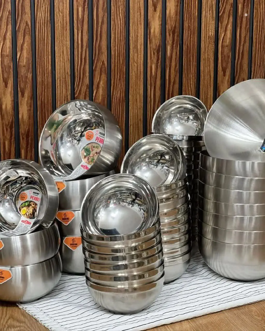 غذای داغ تو‌استیل نمیتونستی سرو کنی چون دستات رو‌می سوزونده 
