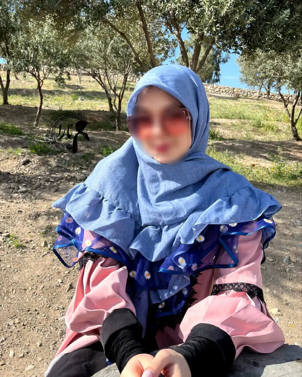 آبی جین مدل دو چین تور بابونه لبه😍👌
