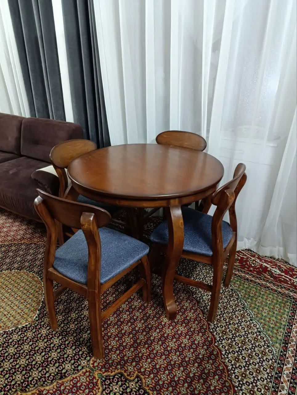 ناهارخوری ۴نفره تمام چوب گردو‌
