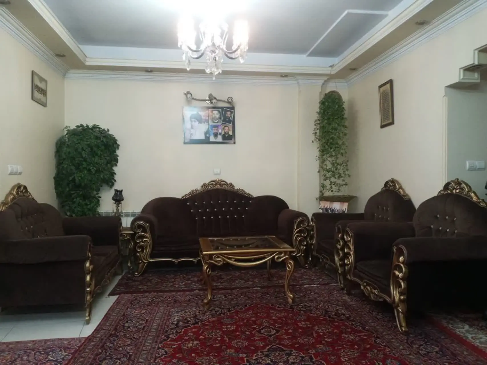 مبل ۷ نفره با میز وسط
