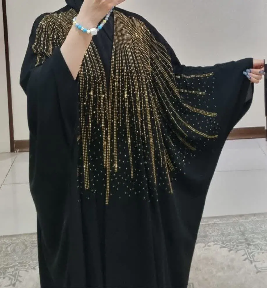 ☀️نام: مانتو عبایی نگینی پناه 😍😍
