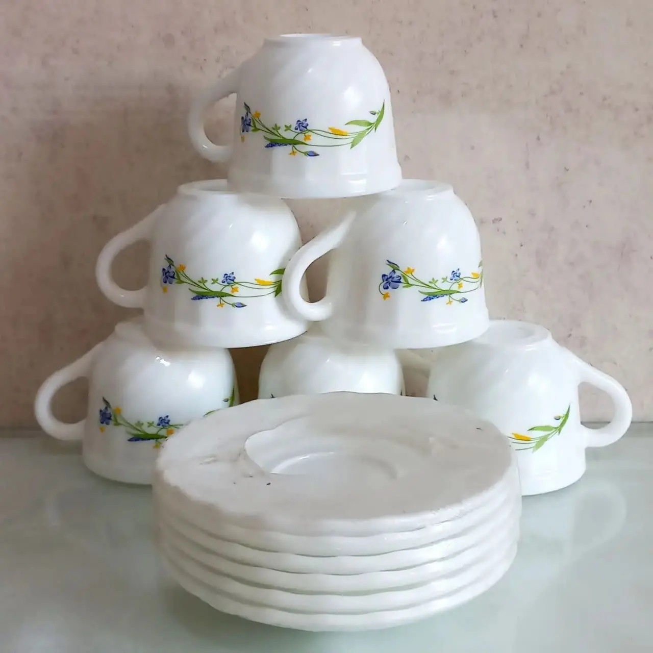 فنجان نلبکی امارات 
