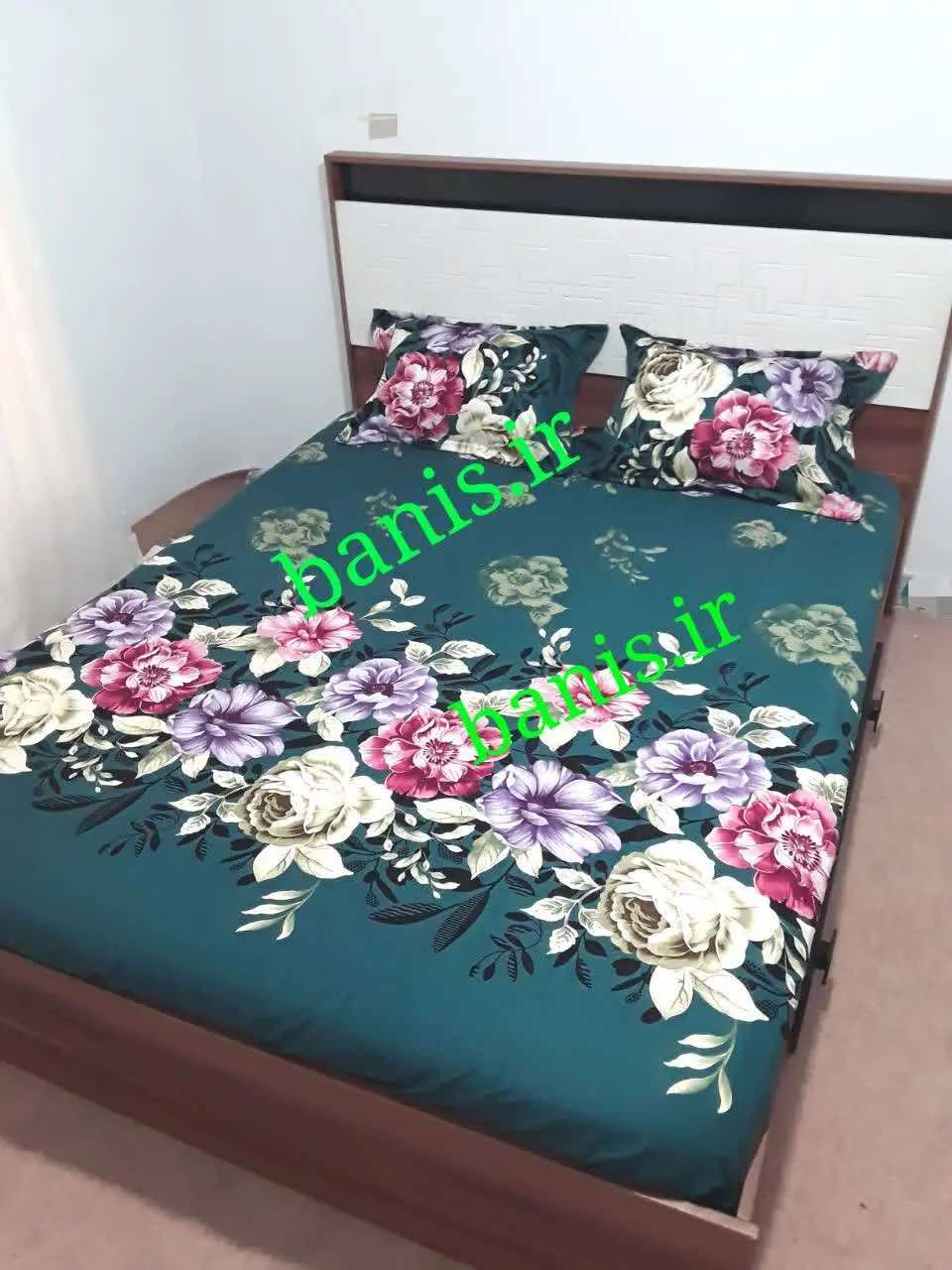 یک ست ملحفه ۳تکه موجوده
