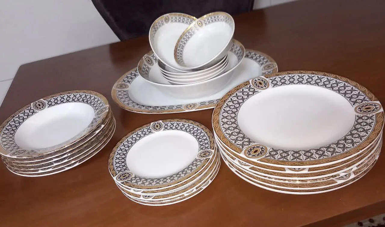 سرویس چینی زنبوری مقصود ۲۶ پارچه 
