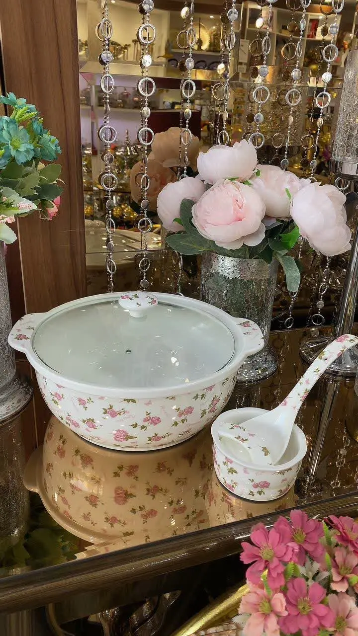 🍲قابلمه بزرگ به همراه ملاقه و جای ملاقه 
