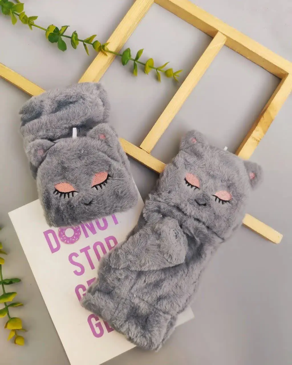 دستکش کلاهدار پیشول 😽

