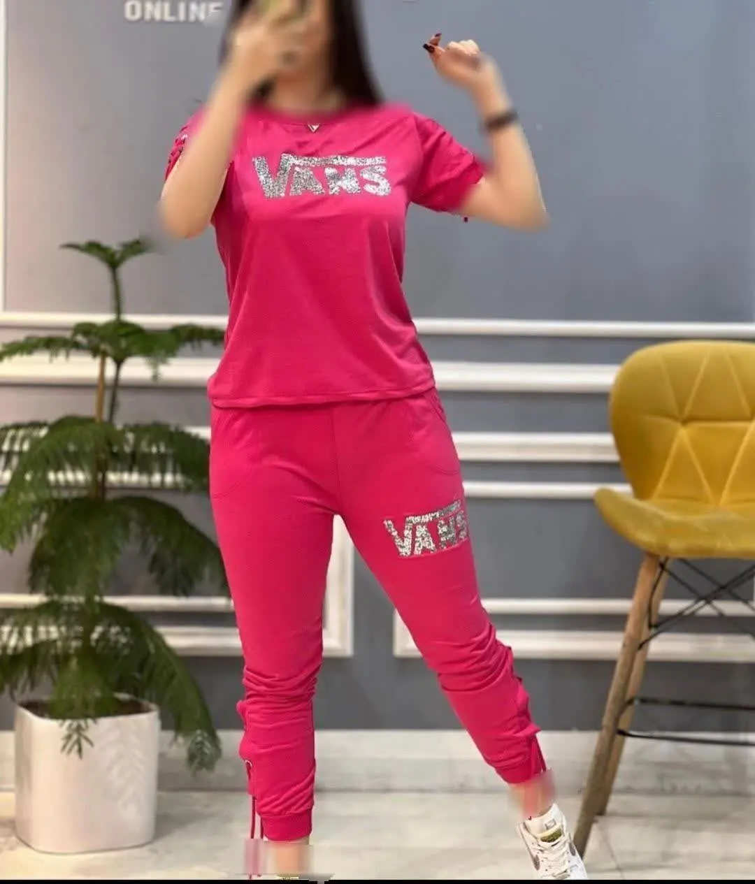 ❤️نام: تیشرت و شلوار مدل Vans ۱۶
