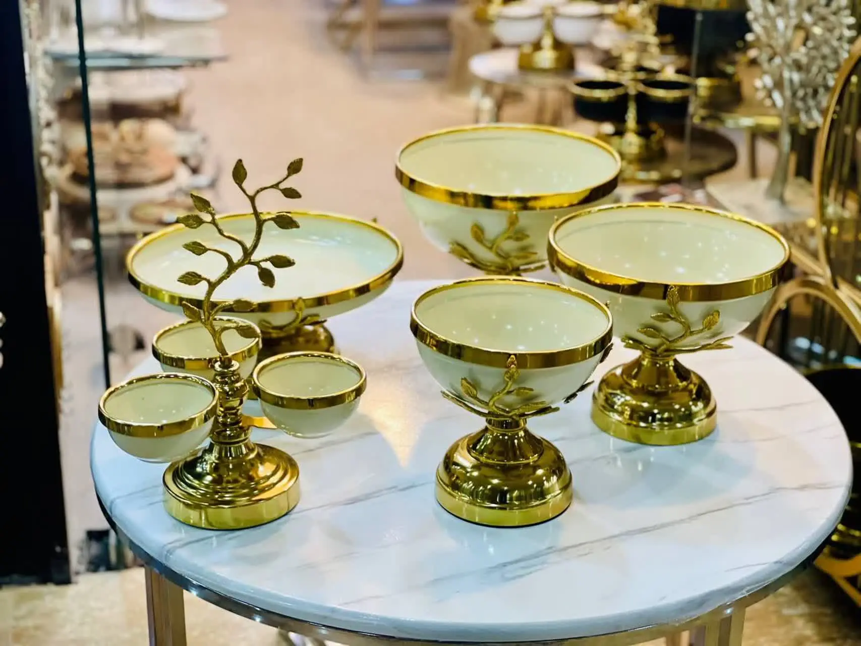 سرویس ۵ پارچه پذیرایی یونا 
