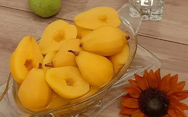 کمپوت گلابی 
