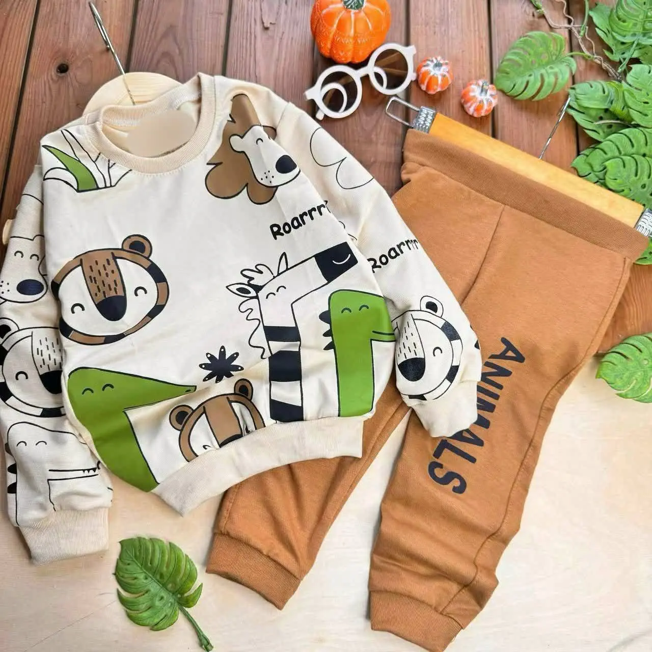 👚نام: ست بلند کرمی کوالا و شیر و زرافه طرح markez
