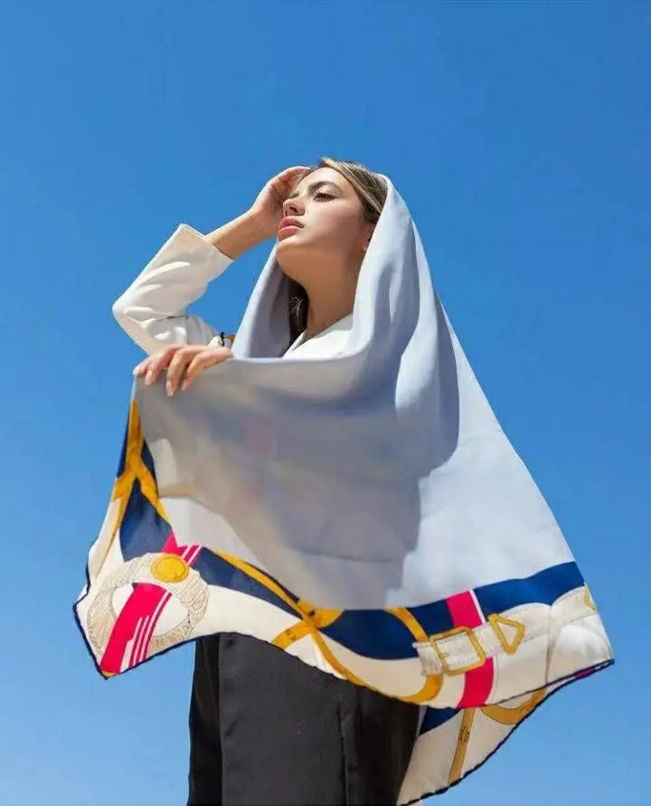روسری نخ کشمیر
 — تصویر محصول در تاپ هشتگ