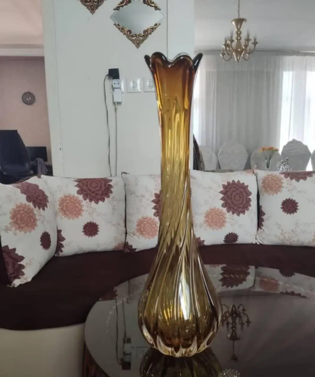 گلدان کنار سالنی مدوز 
