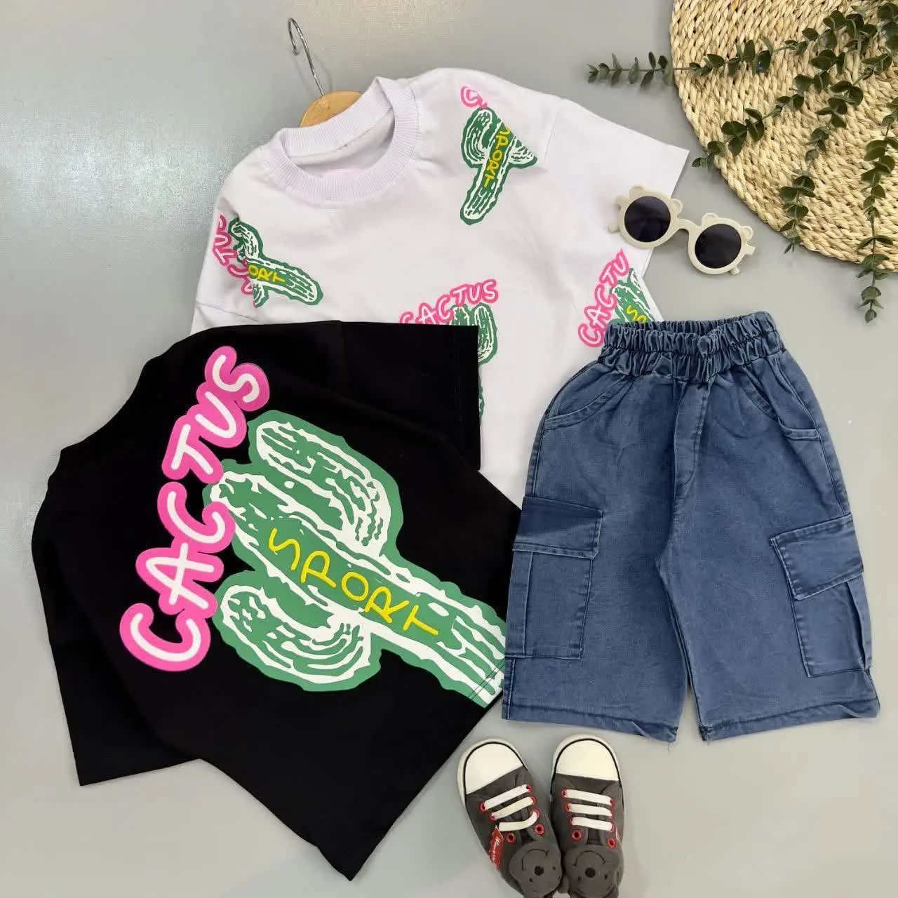 👚نام: 🟢 تی شرت شلوارک جین کاکتوس طرح کارگو ست خواهر برادری
