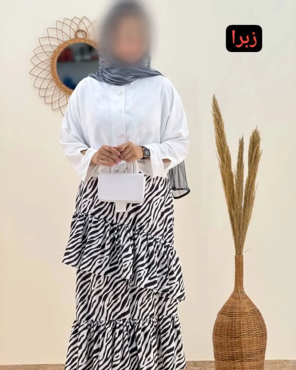 مدل یقه هم مردونه هست که خیلی خنک و راحته
