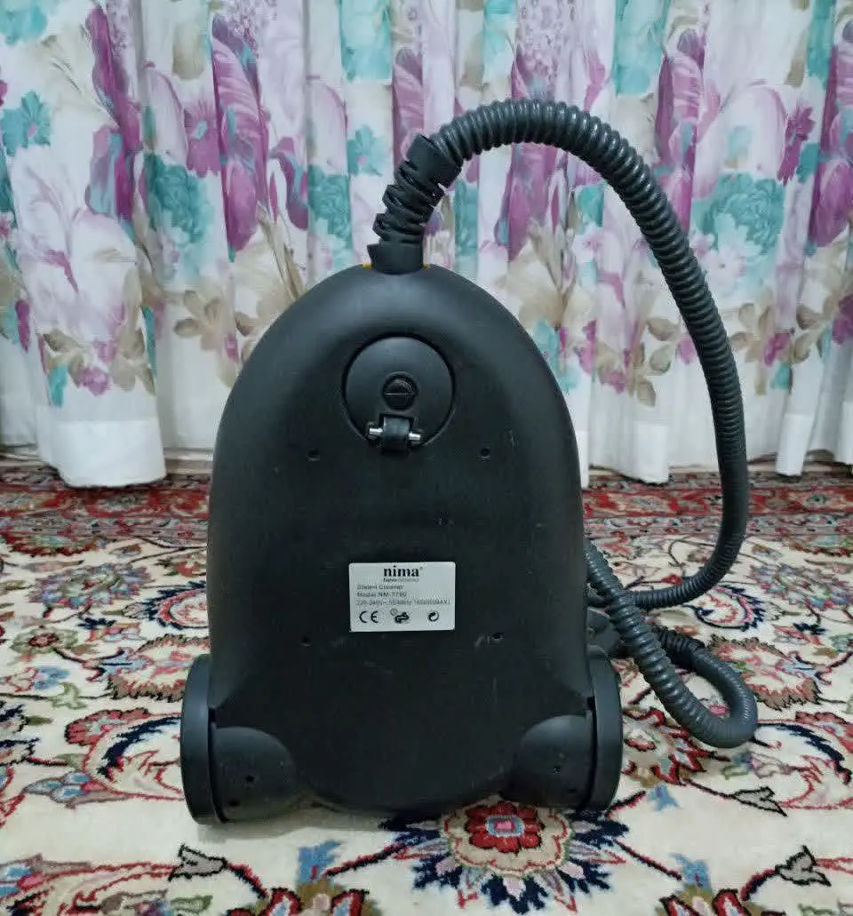 بخارشوی نیما ژاپن اصل در حد تست استفاده شده بسیار بسیار پر قدرت با فشار بخار بسیار بالا فقط پارویی فرش مبل دارد که حوله بزاری برای سرامیک هم خوبه
