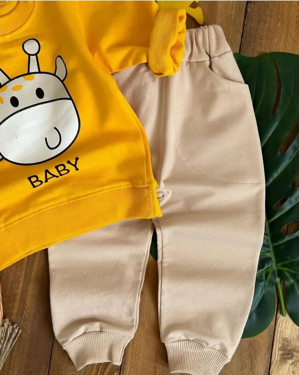🦒بلوز شلوار اسپرت طرح زرافه🦒
