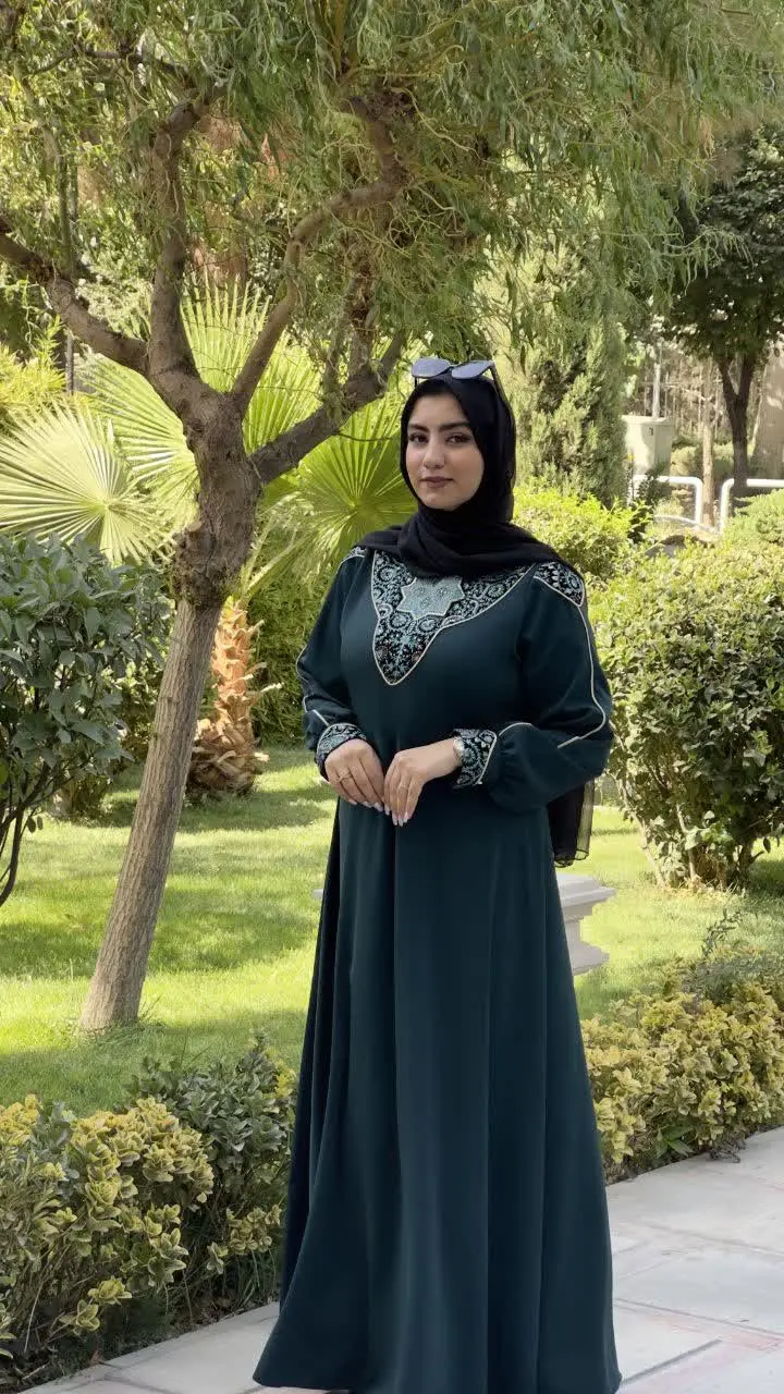 اینم رنگ سبز زمردی جذابش