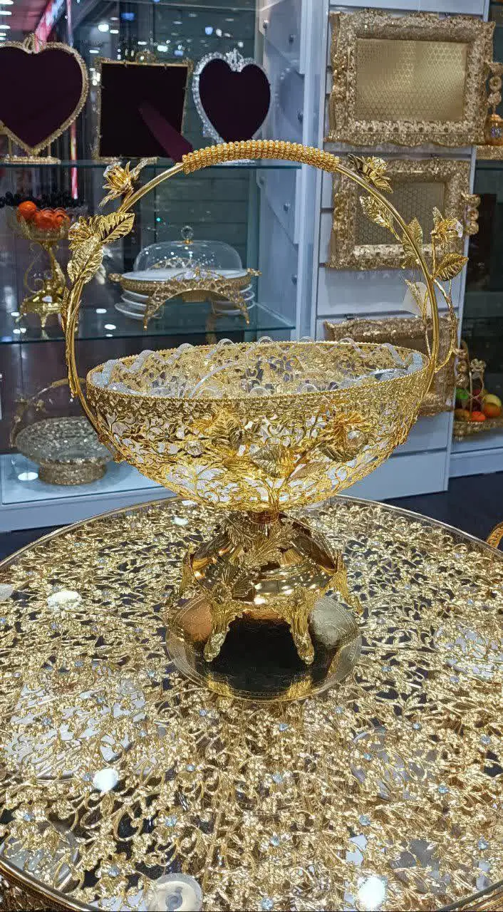 میوه خوری اماراتی
