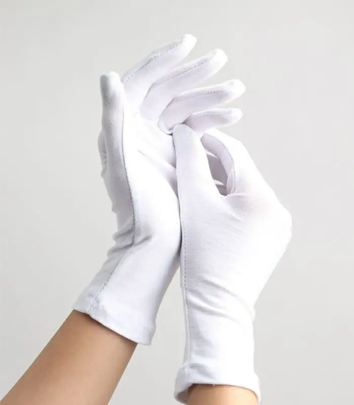 🤚 دستکش نخی رنگ کرم‌و مشکی
