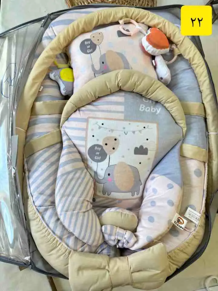 کد ۱۶۹۹ (۲۲) تشک لبه دار هفت تکه طرح دار مخمل فیل فانتزی کرمی نوزادی و کودک 
