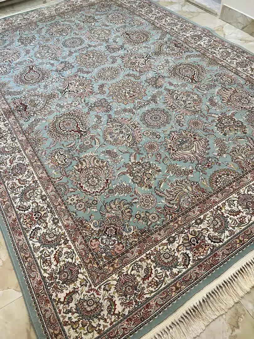 یک جفت (دو تخته) فرش ماشینی ۶ متری، ۷۰۰ شانه طرح افشان، دستبافت گونه ابریشم زیبا ❌️❌️
