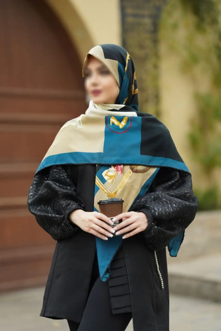 بیاین که شیک‌ترین روسری نخ پاییزه بازار براتون گلچین کردم آوردم😎
