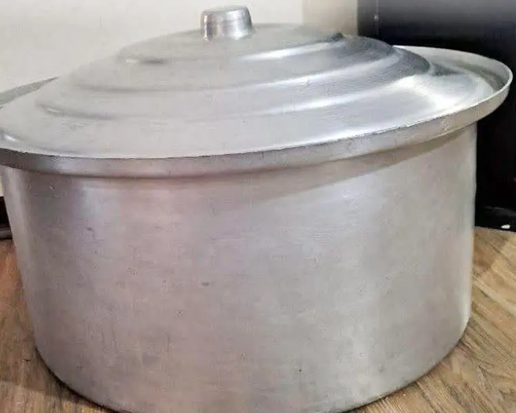 دیگ سایز ۱۰۰ 
